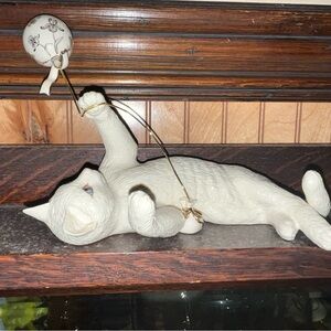 Lenox Cream Cat Figurine with Balloon